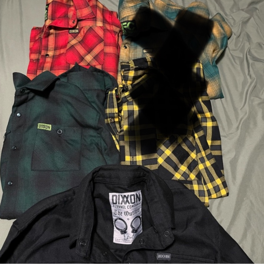 Women’s size small / xs Dixxon Flannel Shirt Collection comes with 3